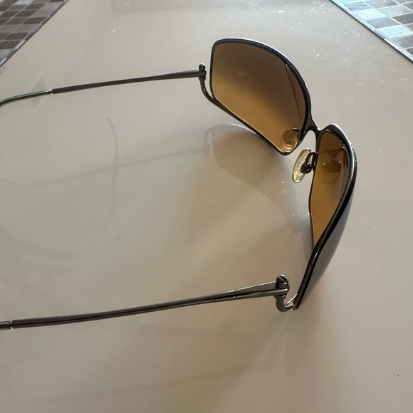 Prada sunglasses SPR 57E 5AV-4M1 gunmetal frame with box Excellent condition !! - Picture 2 of 8